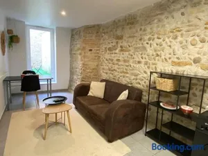 Image of Vaste Appartement Rénové - Centre Ville