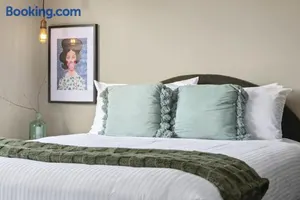 Image of Evies Cottage i Belmont Suites I regionalXscapes