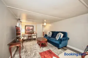 Image of Small House on Gentleman’s Farm