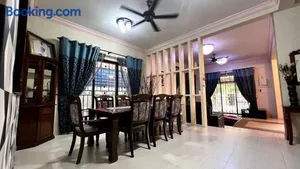 Image of YB Guest House 4 Bilik 5 Katil