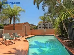 Image of 2 bedroom Apt on Parkyn Parade with pool and Airvconditioning