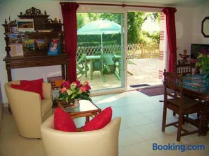 Image of Gîte authentique avec terrasse, jardin clos et wifi à La Garnache - FR-1-426-140