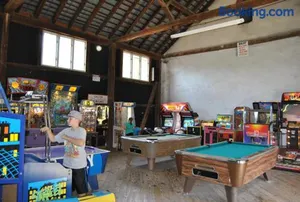 Image of Robin Hill Camping Resort Premium Cottage 9