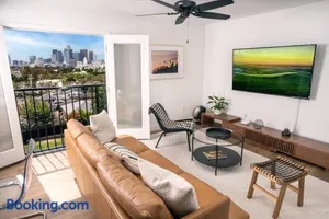 Image of Large Home with Views of DTLA Sleeps 8 Golf,Spa,Fire
