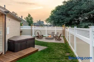 Image of AmishGuestCottage~cozystudio~hottub~patio