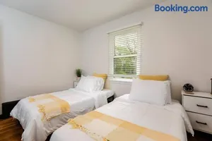 Image of Shamrock 99: Charming Family Home 1.5 Miles From Notre Dame