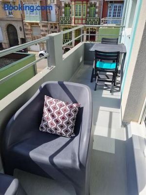 Image of Trimaran Studio 10 mètres de la plage avec balcon/terrasse