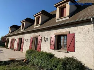 Image of Belle maison spacieuse avec grand jardin
