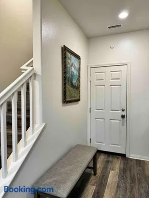 Image of 3 Bedroom Townhome with Large Living Area