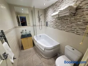 Image of Central Windsor 2 bedroom flat with free parking