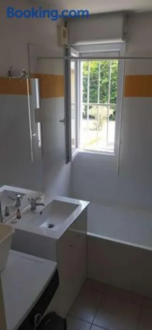 Image of Maison duplex, bus à proximité pour le festival