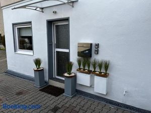 Image of Beste Lage in Bochum Sehr hochwertige, individuelle Wohnung als Hotelalternative mit Südterrasse, PKW-Stellplatz, Wallbox u.v.m.