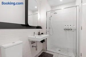 Image of Phenomenal Stay In Phillip