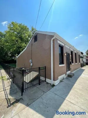 Image of Luxury 2BR within walking distance to Nightlife!!