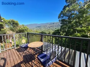 Image of 'Wahroonga' home among the Gum trees in Warburton