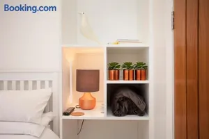 Image of The Woodpecker Snug