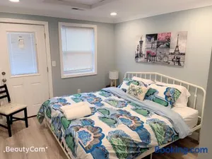 Image of EN SUITE NEXT TO FELLS POINT