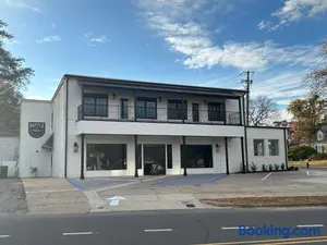 Image of 908 Queen City