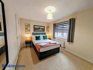 Image of Lakeside: Argosy 3bed house 2bath parking M27 J5 Southampton Airport sleeps 6