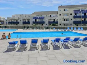 Image of Appartement Climatisé avec Piscine & Mer Bleu Marine