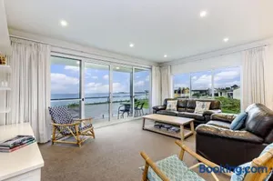 Image of Mariner on East Beach