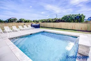 Image of 4059 - Bikinis Martinis