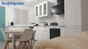 Image of Chambre calme dans une maison neuve avec jardin