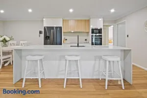 Image of Thane Retreat - Cosy Ambience, Modern Entertaining