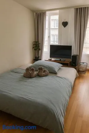 Image of Central & cosy next to cathedral