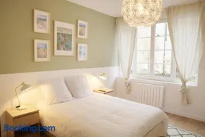 Image of T2 avec verrière situé en hyper centre avec wifi, linge, draps, savons et serviettes fournis