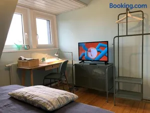 Image of Blaues Zimmer mit grossem Balkon, Bad ist ein Traum, 50 Schritte zum Radweg am Main, Weinfest besuchen