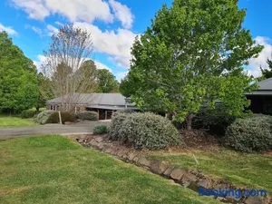 Image of Moore Park Apartments