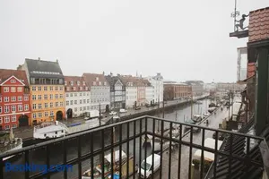 Image of Modern 3BR Duplex Flat in Nyhavn w Private Balcony