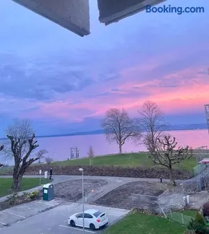 Image of Amazing lakeview flat Horn