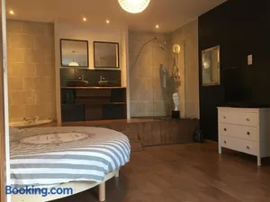 Image of Chambre paisible avec vue sur la montagne