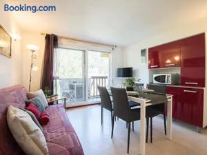 Image of Appartement pour 4 à Saint-Lary, proche centre, balcon, casier à skis, parking municipal - FR-1-296-236
