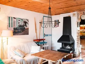 Image of Villa 4 pièces avec jardin, terrasse, animaux permis, parking - FR-1-409-26