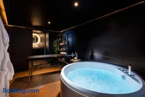 Image of Luxury Suite Romantic Getaway with Jacuzzi