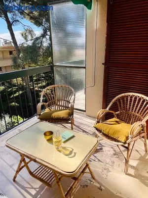 Image of Charmant T3 au milieu des pins, terrasse sud, vue mer, plage à pieds, fibre et garage privé inclus