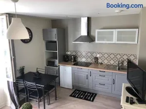 Image of Logement à Brive - proche de la gare et du centre ville - Climatisation - fibre internet - stationnements gratuits