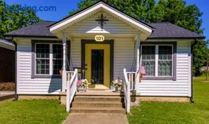 Image of Historic Town Square Bungalow in heart of Brighton