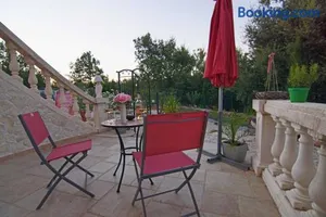 Image of Chez Amali - Élégant appartement de vacances en Provence avec terrasse