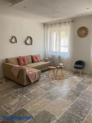 Image of Charmant appartement-20 min Lyon-proche Aéroport-Eurexpo