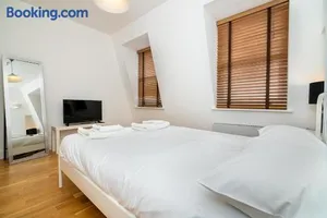 Image of Modern 1 Bed Flat in Holborn, London for up to 2 people - with free wifi