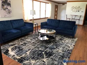 Image of Mins to Graceland Secluded Rambling Ranch Style Home