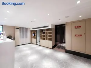 Image of Green Tree Inn Express Shanghai Bund Yuyuan Xiaonanmen Metro Station