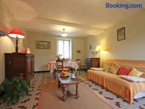 Image of Charmante maison XIXe avec jardin, Wifi et baptêmes de l'air à proximité - FR-1-497-32