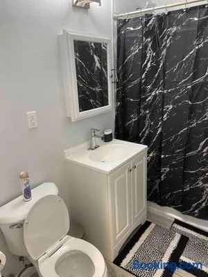 Image of Beautiful 4 bedroom 2 bathroom house