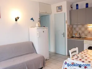 Image of Appartement avec Terrasse, 6 Couchages, à 2 Pas de la Plage - Gruissan - FR-1-229-777