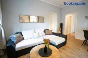 Image of TONI Charming Apartment im idyllischem Villenviertel mit Netflix
